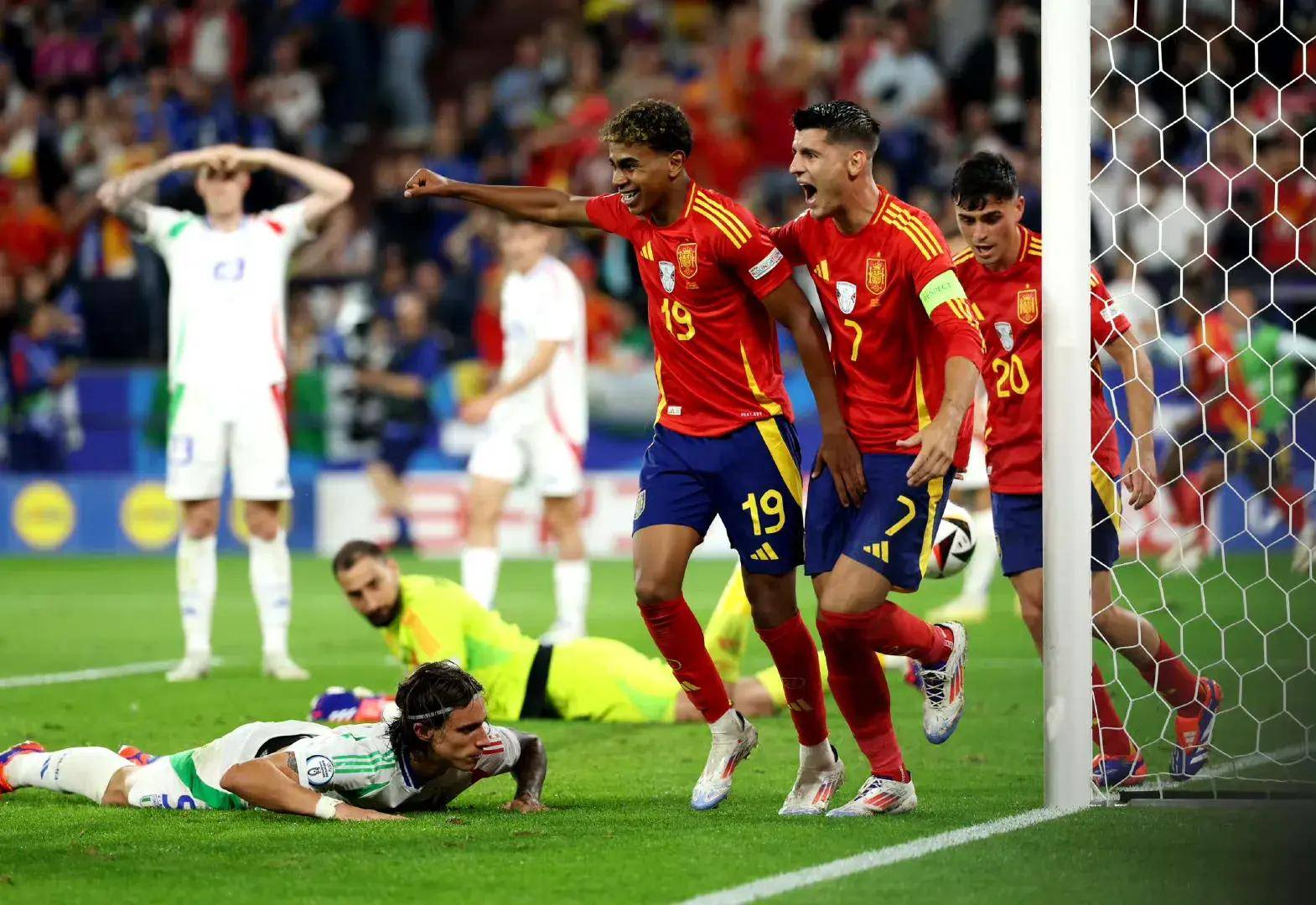 开云体育下载-意大利客场平局，小组竞争压力大增的简单介绍