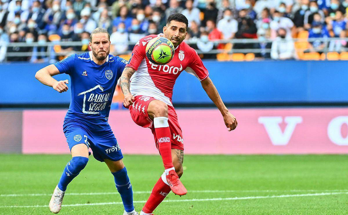 摩纳哥在客场迎战雷恩,双方将上演激烈对抗 摩纳哥在客场迎战雷恩,双方将上演激烈对抗