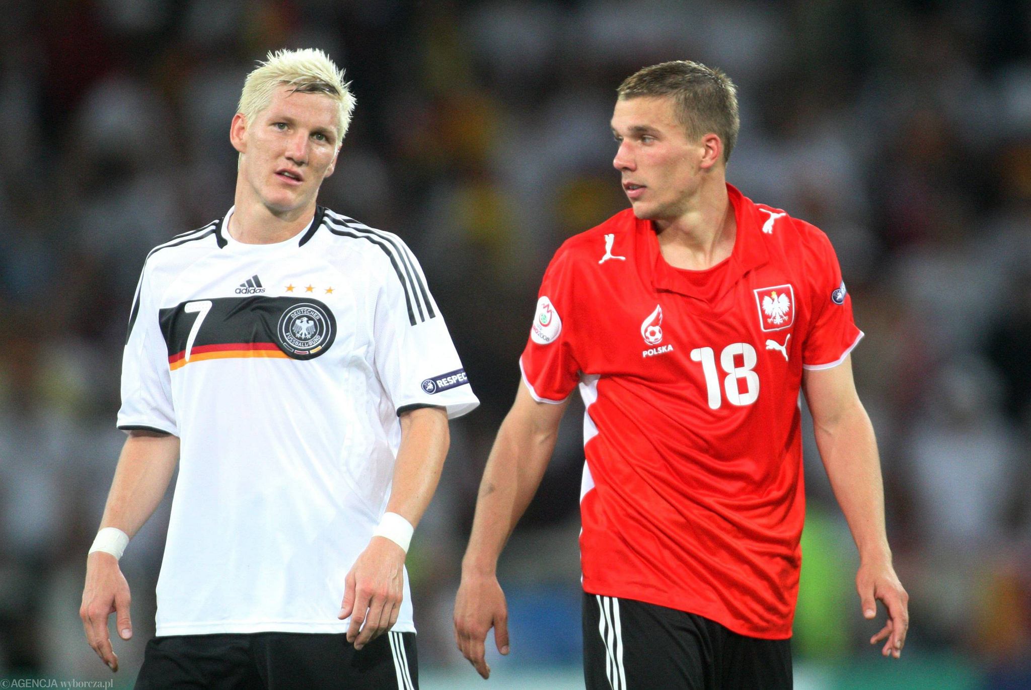 波兰国家队梦幻般跻身欧洲杯四强的简单介绍 波兰国家队梦幻般跻身欧洲杯四强的简单介绍