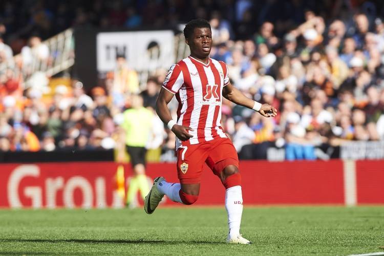 开云平台-阿尔梅里亚前锋连续破门，引领球队取胜