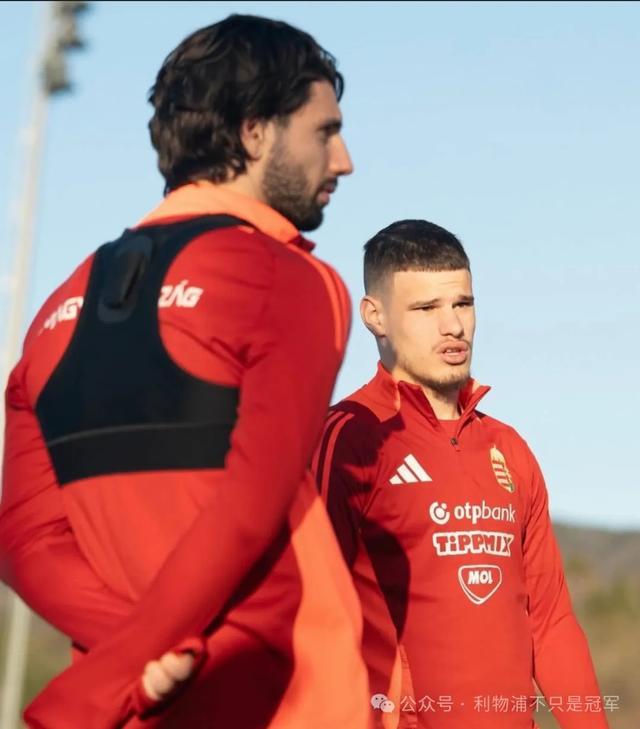 关于利物浦球员集体在社交媒体展现团结的信息 关于利物浦球员集体在社交媒体展现团结的信息