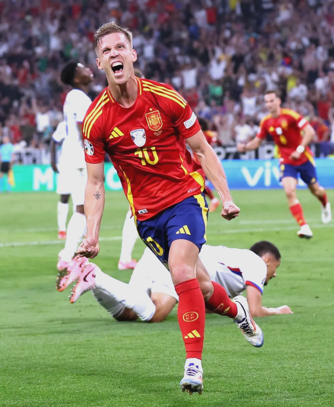 欧洲杯资格赛决赛落幕,冠军尽展风采的简单介绍 欧洲杯资格赛决赛落幕,冠军尽展风采的简单介绍