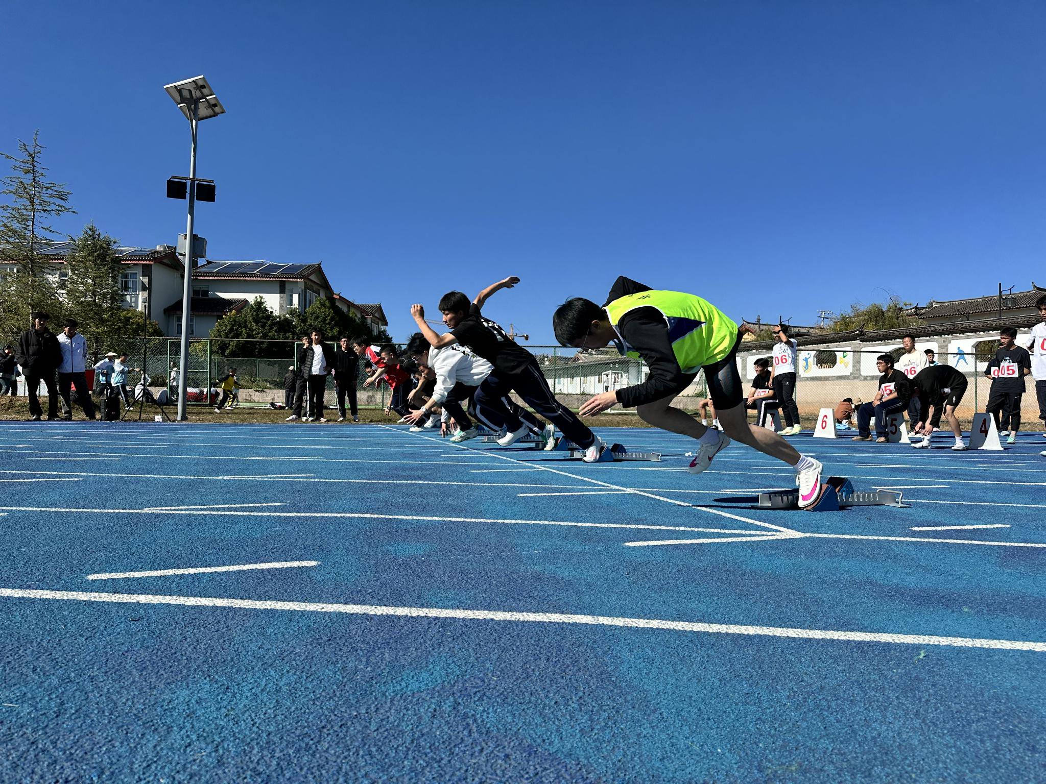 开云体育入口-运动员们在比赛中的奋斗精神令人感动