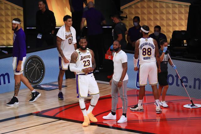 开云体育登录-步行者逆袭成功，晋级决赛对阵西部强队的简单介绍