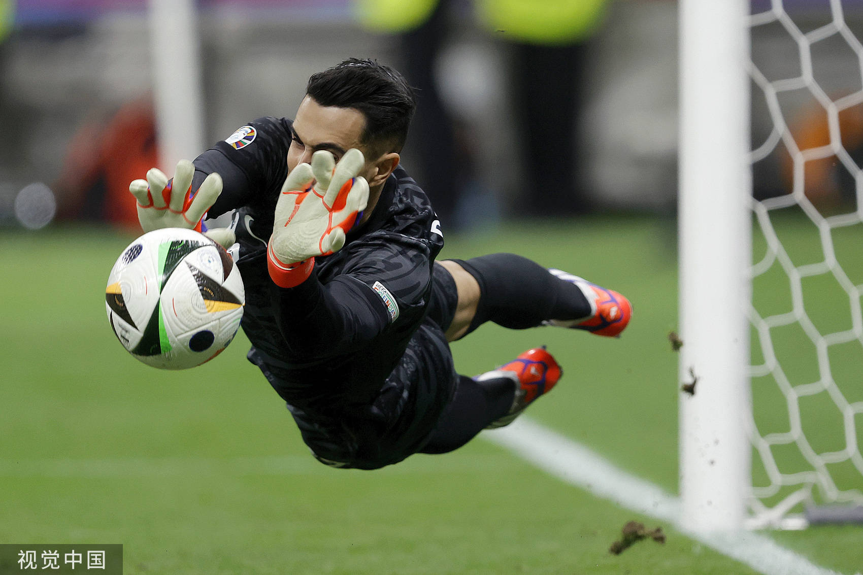 塞尔塔罗守门员关键扑出点球 塞尔塔罗守门员关键扑出点球