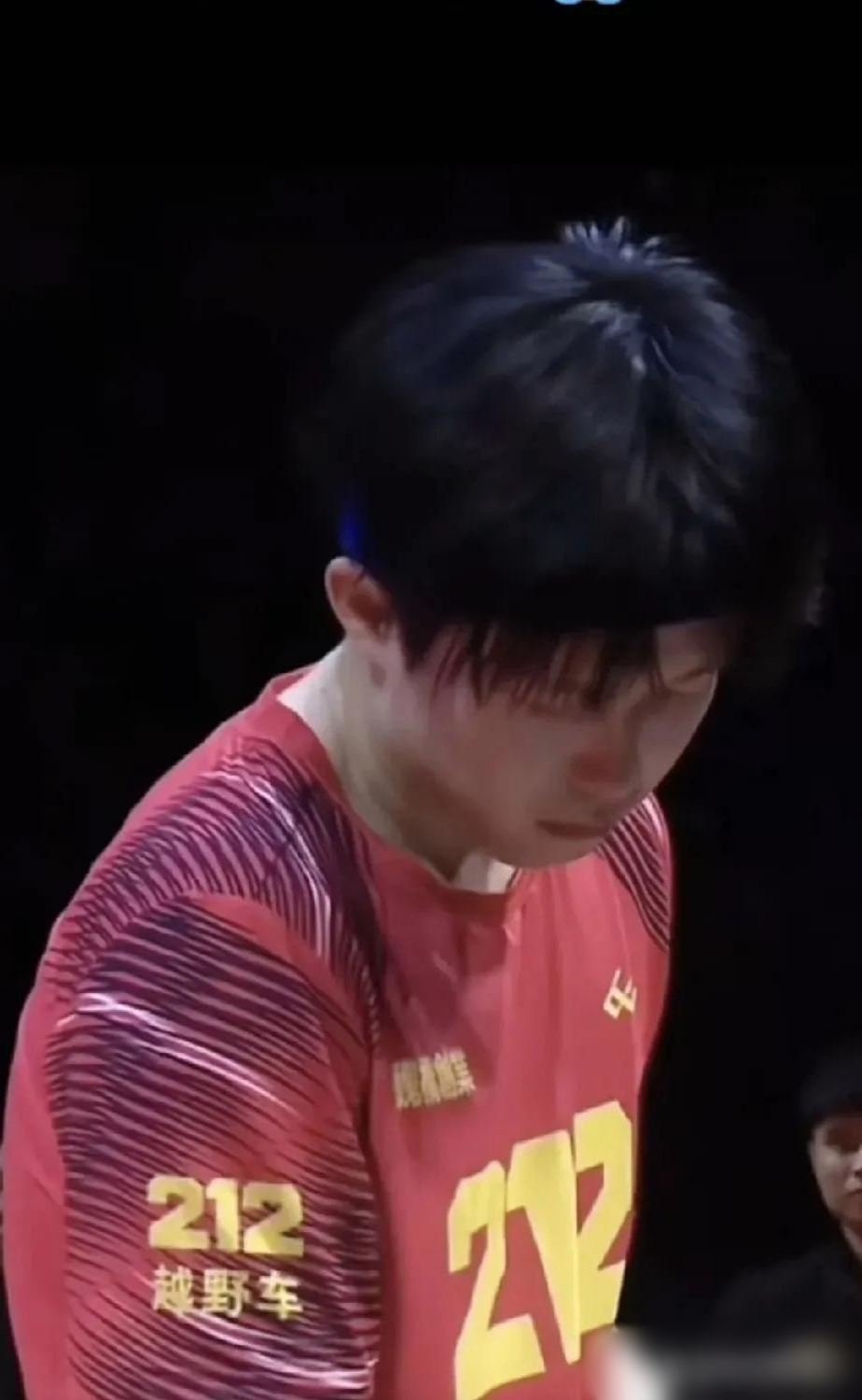 意外发生！选手突遭失误，唏嘘声中仍斩获佳绩的简单介绍