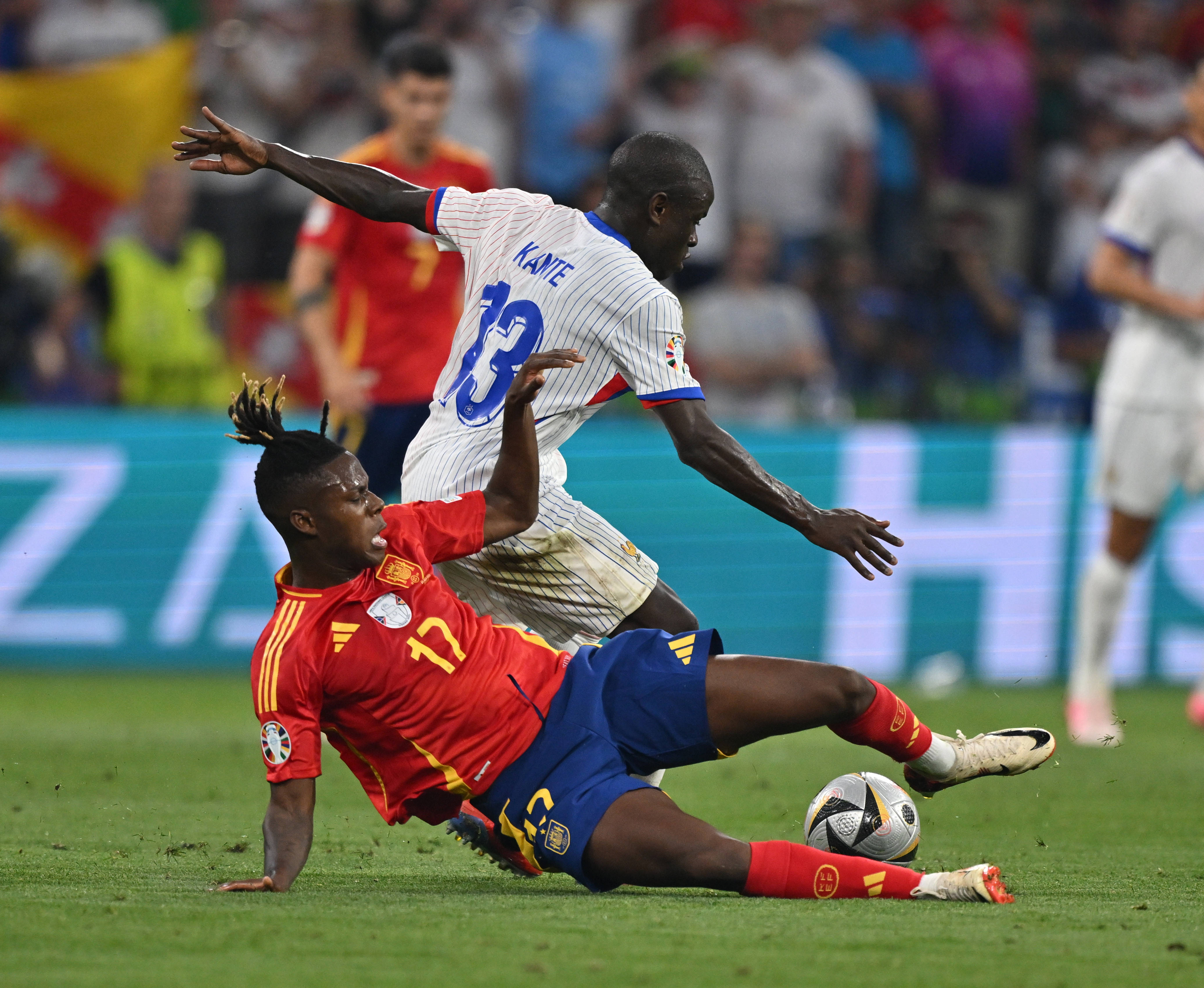 开云体育中国-黑山队力克对手，晋级欧锦赛决赛阶段的简单介绍