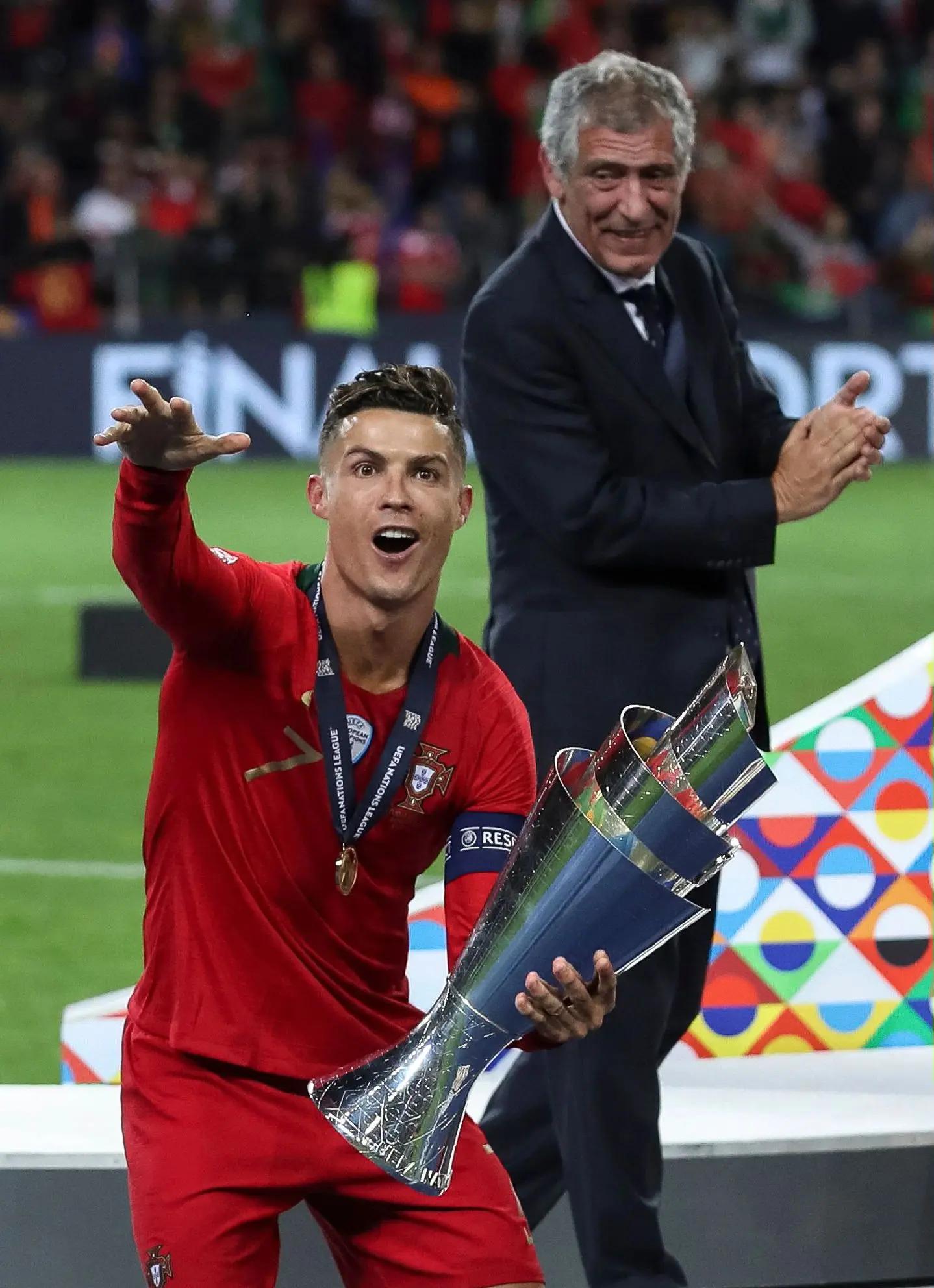 包含土耳其国家队在场上表现抢眼,赢得关键胜利的词条 包含土耳其国家队在场上表现抢眼,赢得关键胜利的词条