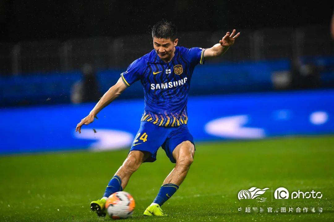 江苏苏宁对战深圳佳兆业,势在必得争取胜利的简单介绍 江苏苏宁对战深圳佳兆业,势在必得争取胜利的简单介绍