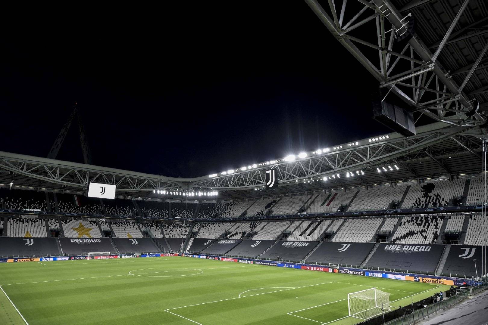 开云体育官网-尤文图斯惨败桑普多利亚,欧冠席位受挑战的简单介绍