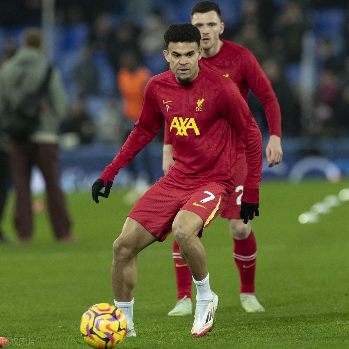 开云平台-关于狼队客场逼平谢菲联，保级困境依然严厉的信息