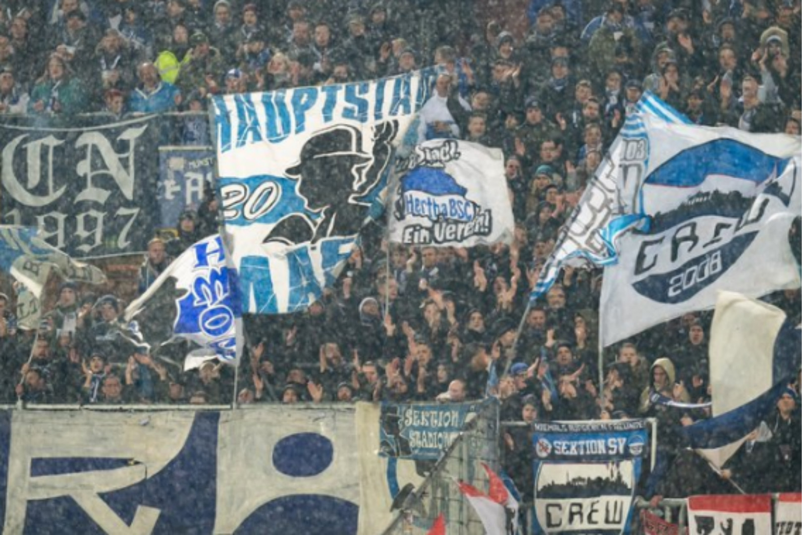 开云体育-柏林赫塔客场战平，保持不败战绩