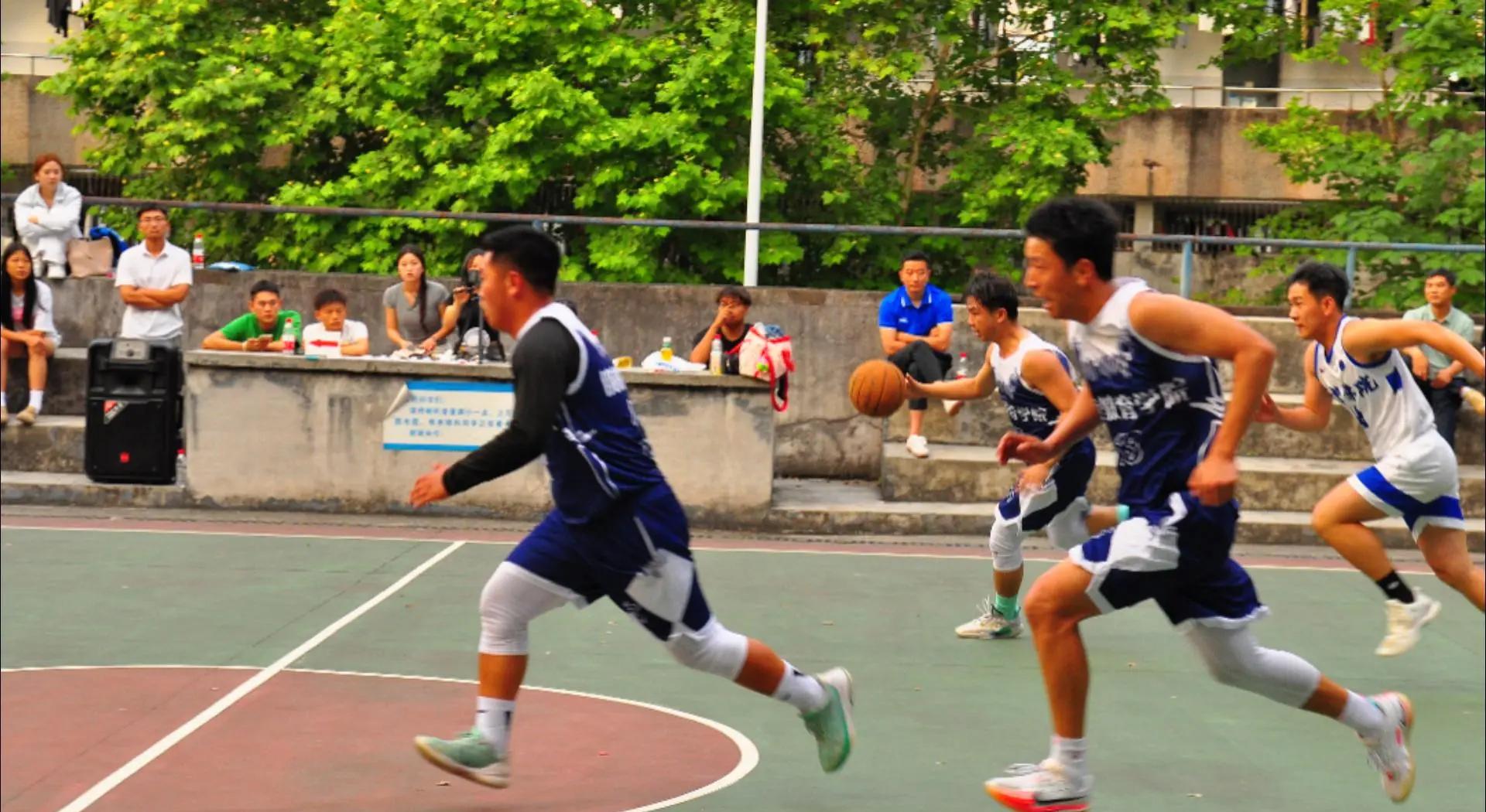 开云体育在线-比赛是一场热血的洗礼，胜出者无比光荣