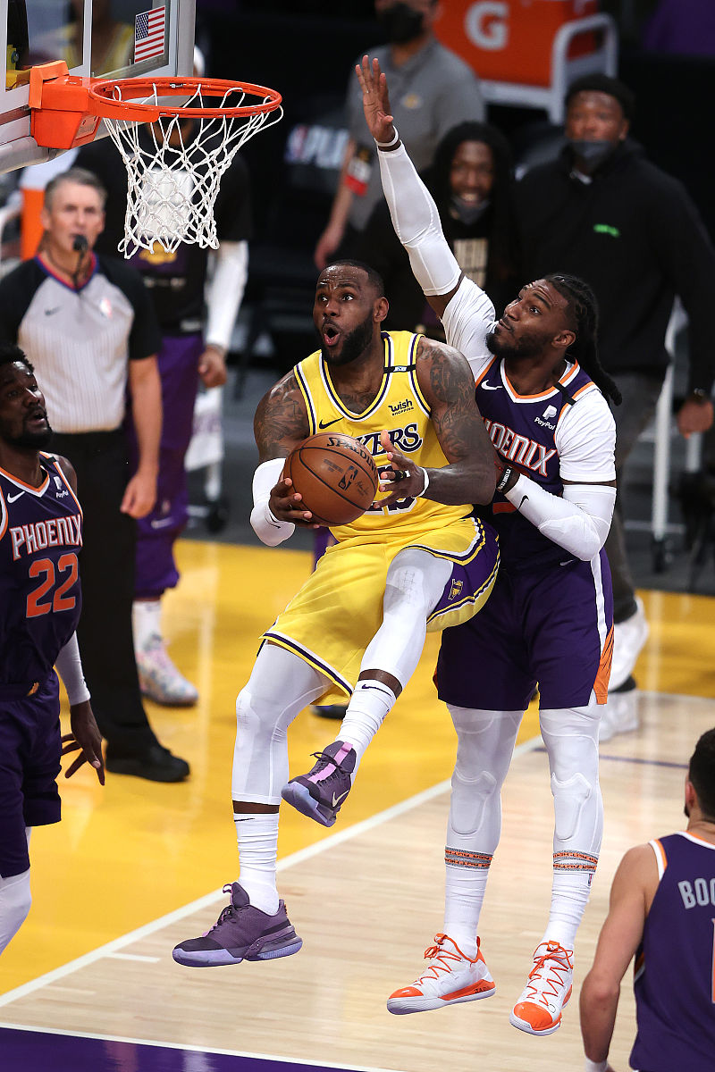 包含NBA焦点战:詹姆斯vs东契奇,晋级引发热议不断的词条 包含NBA焦点战:詹姆斯vs东契奇,晋级引发热议不断的词条