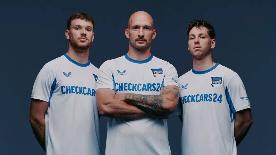 沙尔克04客场不敌对手，遭遇颓势