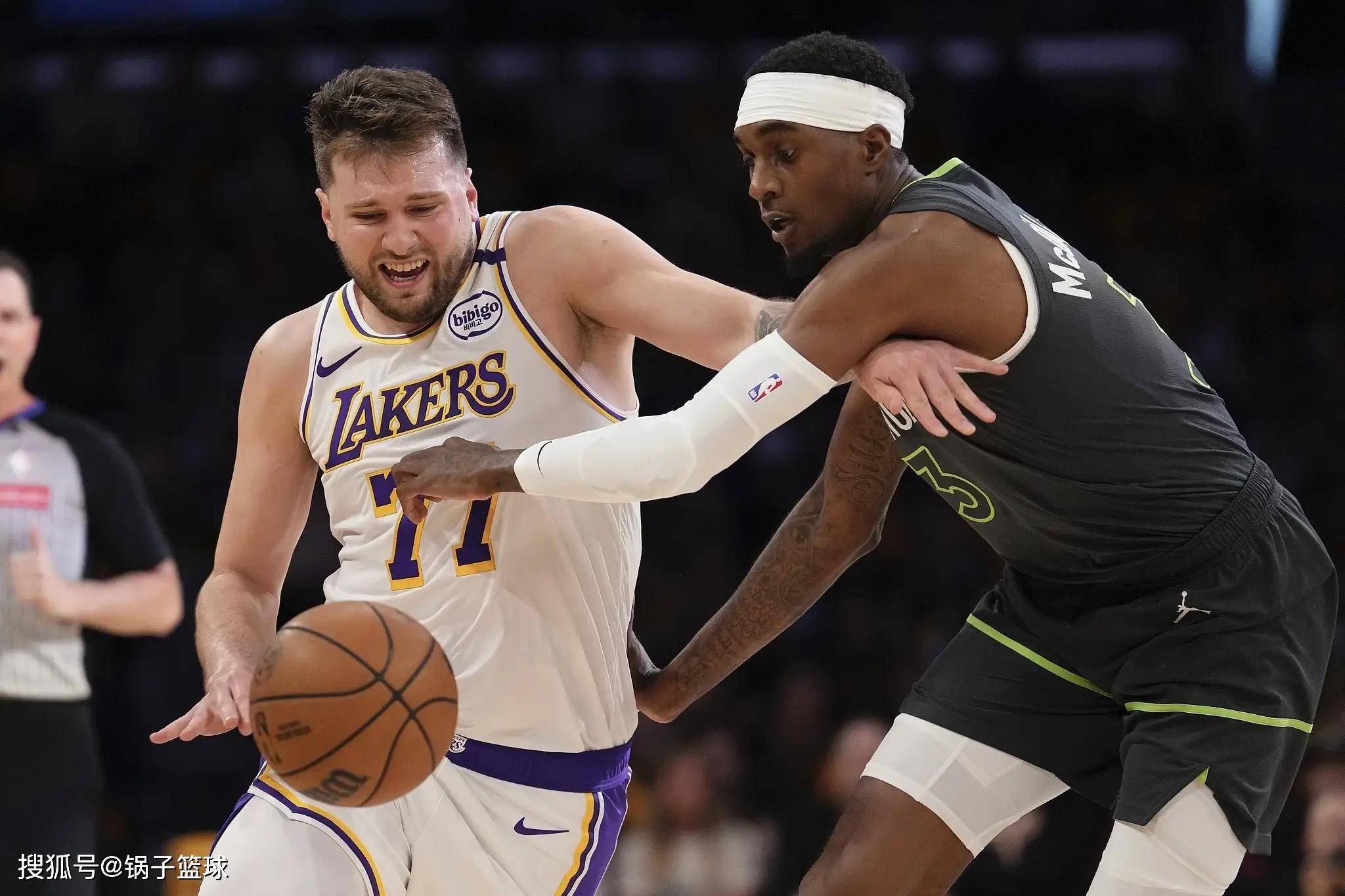 开云体育app-尼斯球员精神饱满，迎接挑战