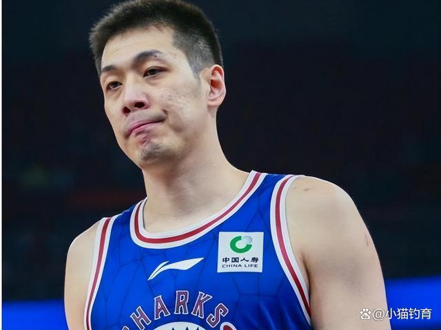 开云官网-深圳龙岗在防守时表现出色，球迷对他们满怀期待