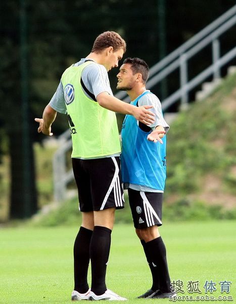 开云下载-湖北男篮内讧升级，球队发生激烈争执