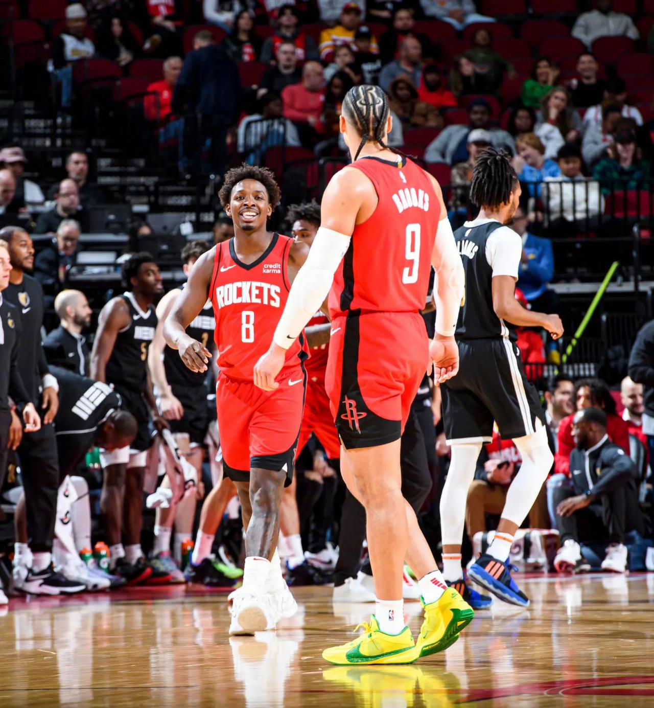 开云体育官网-包含火箭队外援状态回勇，球队整体表现逐渐回暖的词条