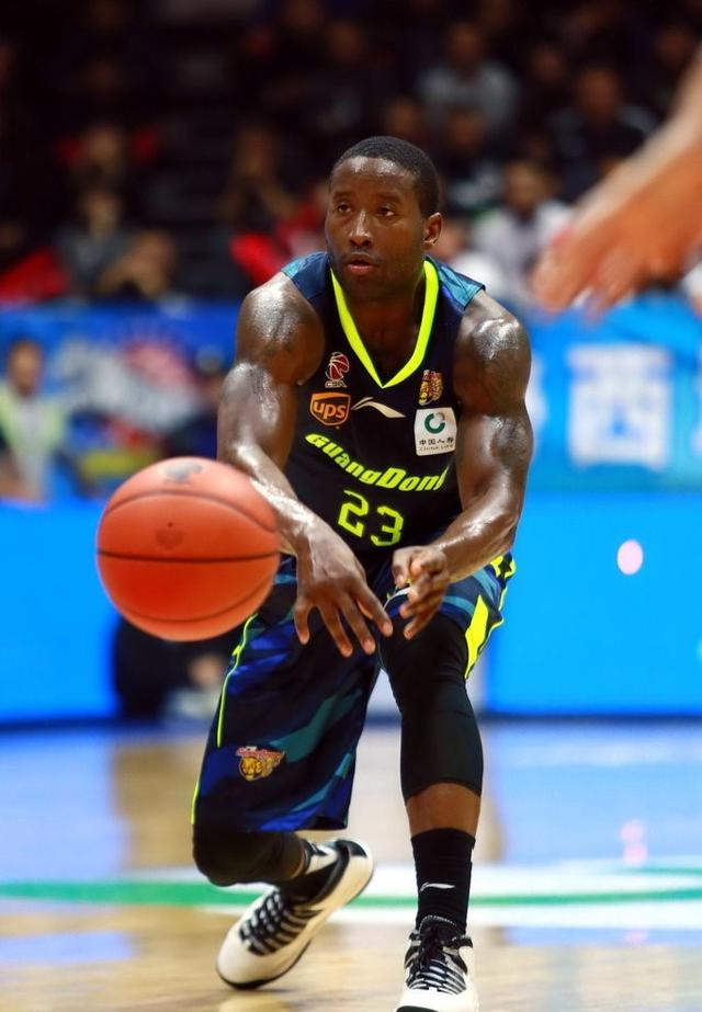 开云体育下载-马赛球队表现抢眼，晋级四强赛