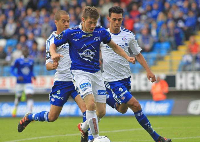 关于足球比赛中的实力对抗,每一个攻守都牵动着胜负的天平的信息 关于足球比赛中的实力对抗,每一个攻守都牵动着胜负的天平的信息