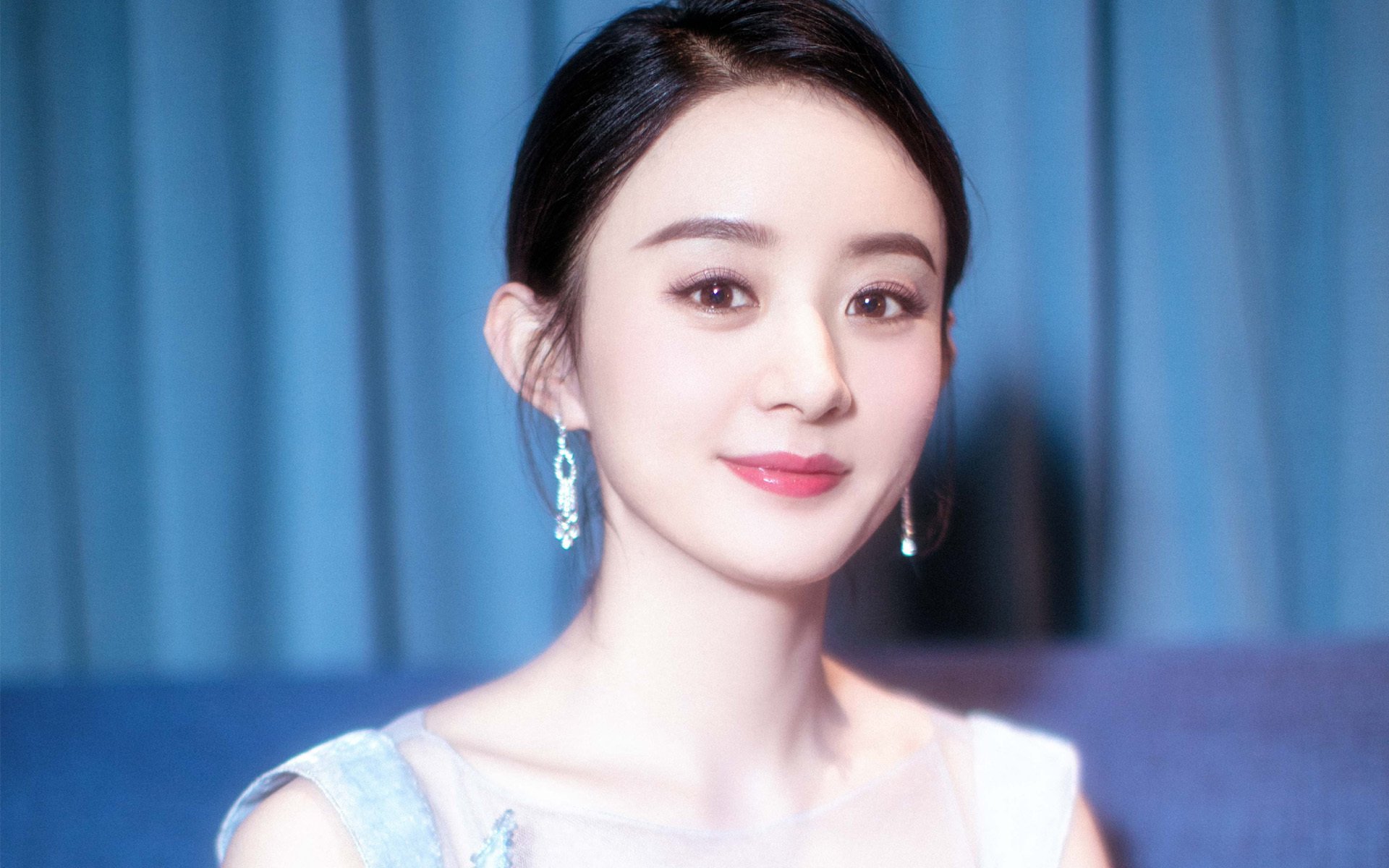 开云体育在线-破局者克瓦拉茨赫利亚，一笔转会将如何撕裂并重塑英超与德甲的权力版图？