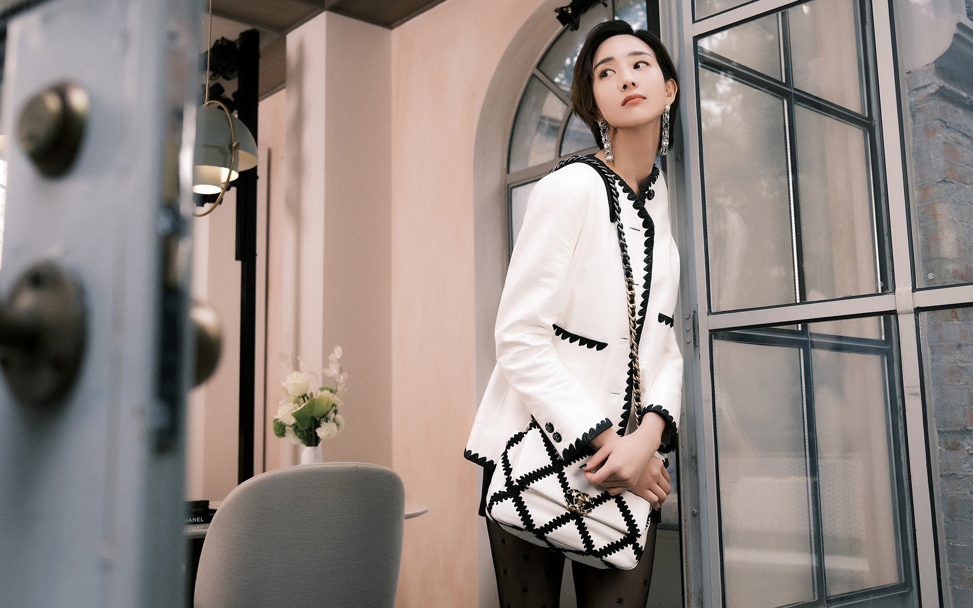 足球之夜的双重奏,芬兰爆冷胜雷恩,梅西生涯巅峰闪耀