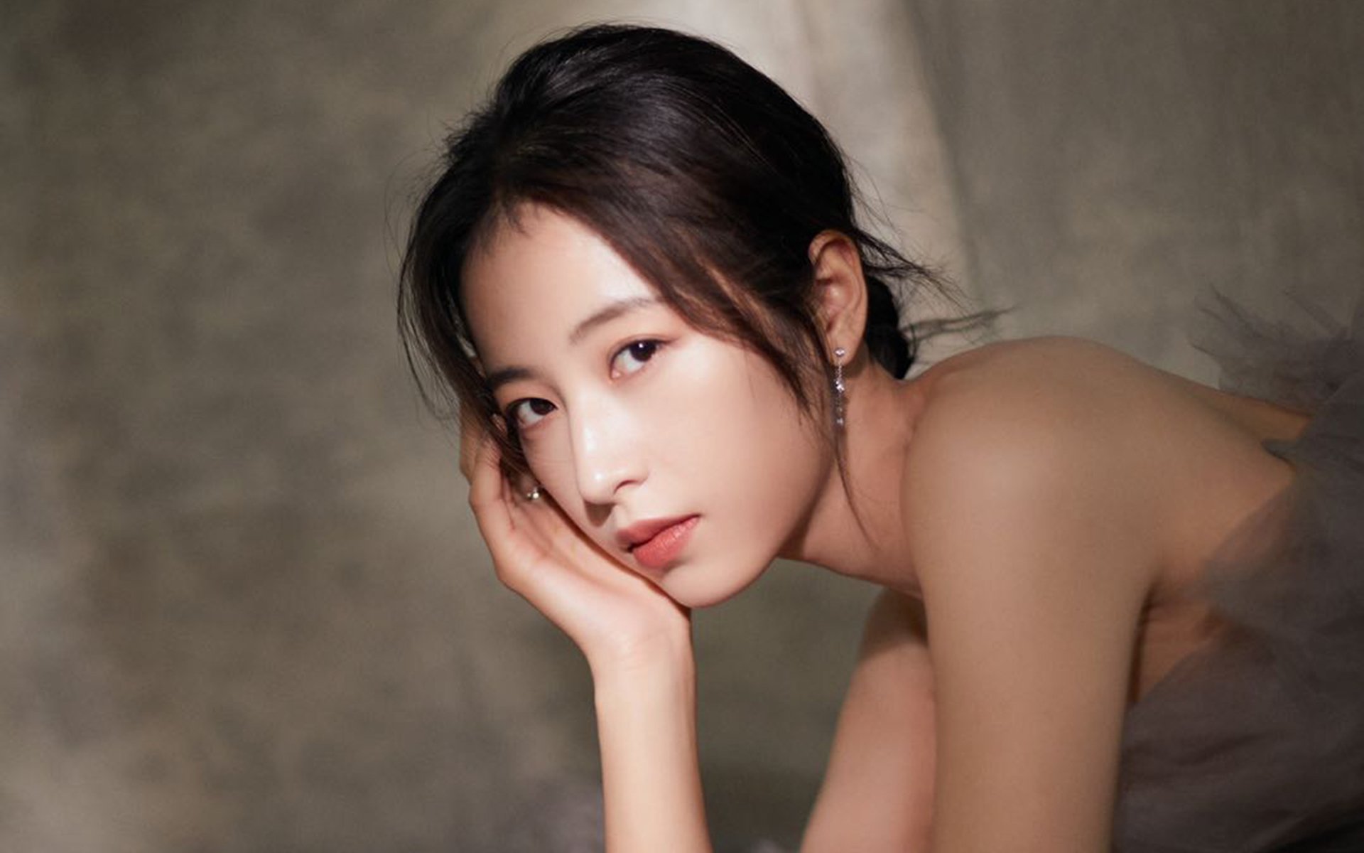 开云体育下载-撕裂猛龙铁壁！利拉德关键先生本色尽显