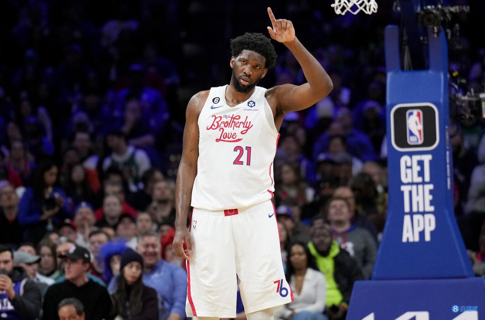 开云体育下载-76人险胜太阳，小贾伦主宰比赛走向