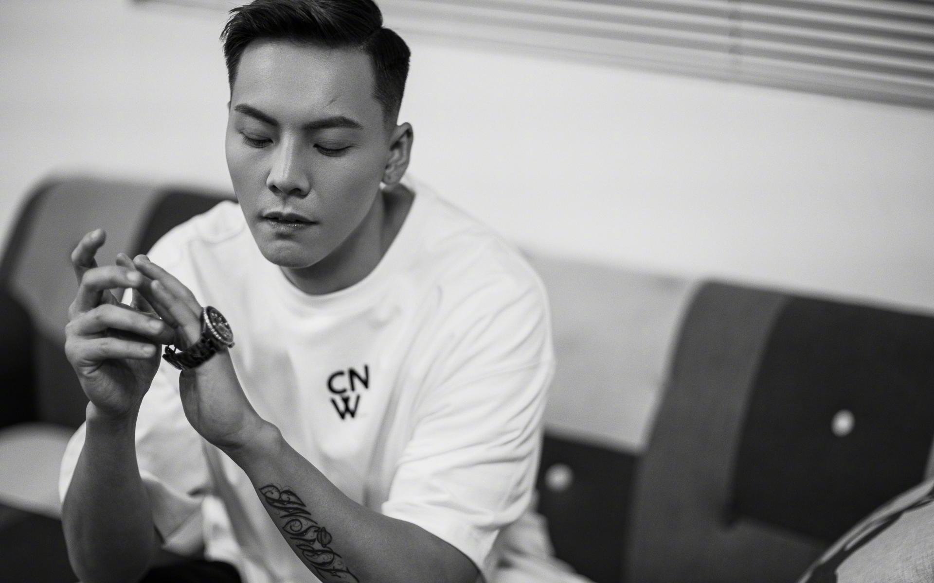 欧冠之夜,本泽马关键一击,奥地利萨尔茨堡红牛险胜多特蒙德