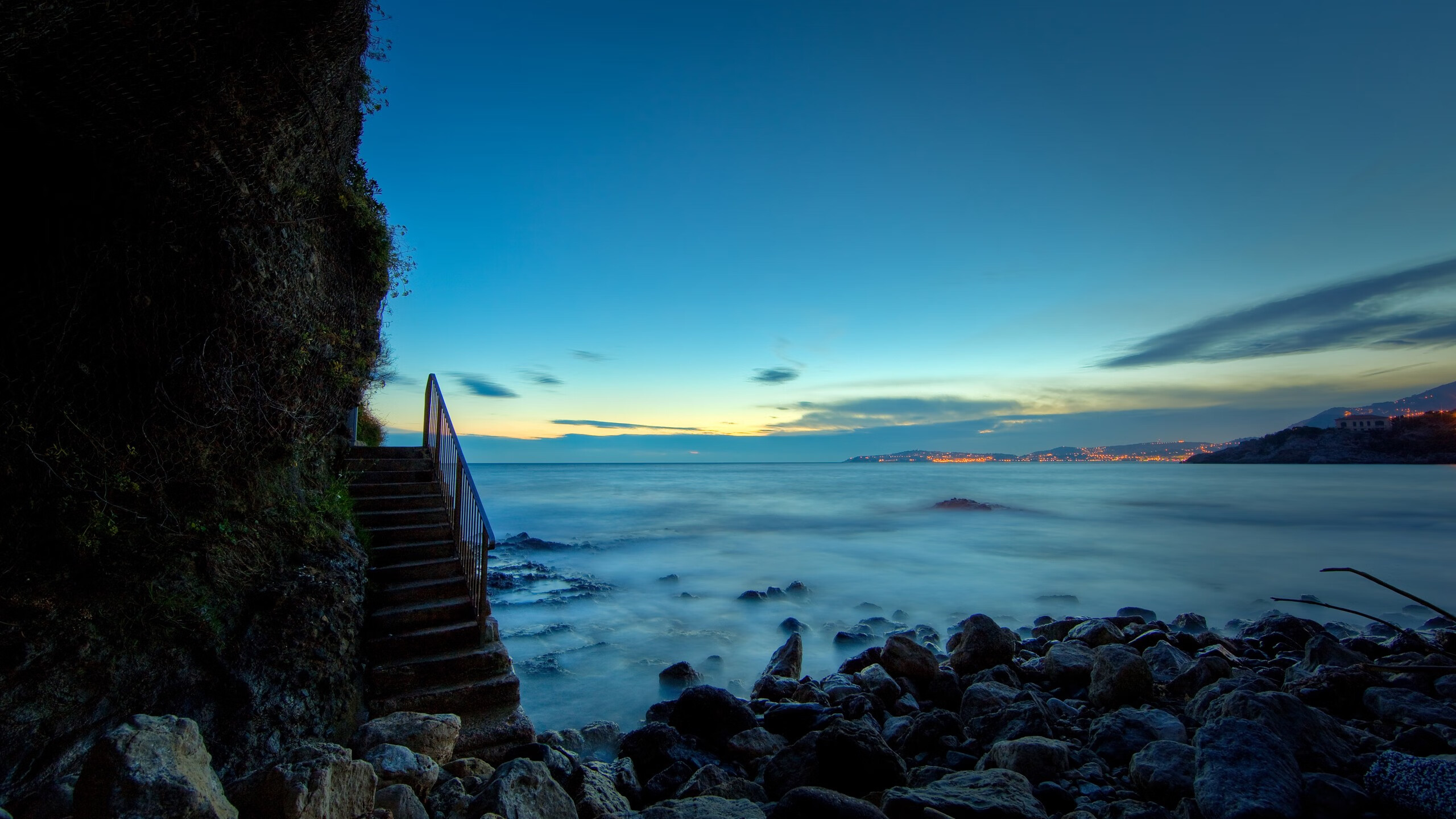 铁闸与利刃,布雷默一夫当关,芬兰在争冠战碾过奥地利